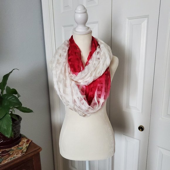 *NEW* Charming Charlie Infinity Scarf - Picture 1 of 6